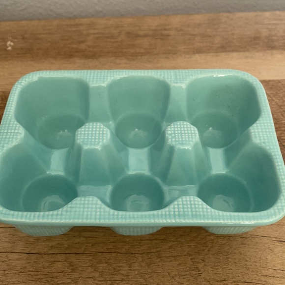 Ceramic egg holder use for real eggs or decor - Picture 4 of 7